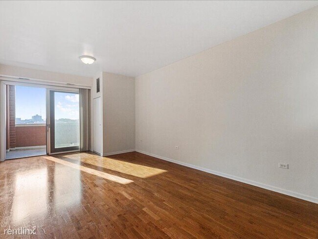 Foto del edificio - 2 br, 2 bath Condo - 828 W Grace St