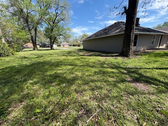 Building Photo - Reed Enterprises Management