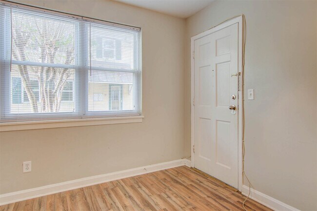 Building Photo - 117 Wentworth Street Apt #B, Charleston, S...