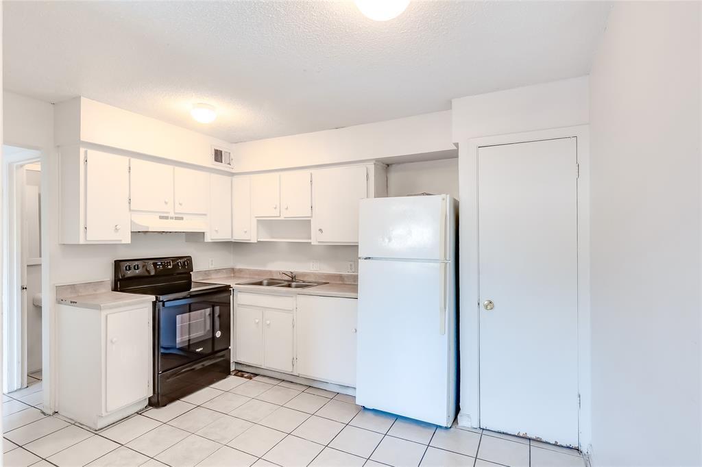 Building Photo - 2215 Mission Hill Dr