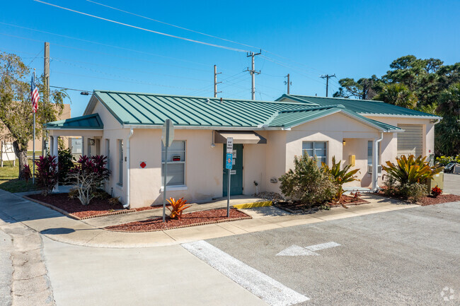 Building Photo - Garden Apartments