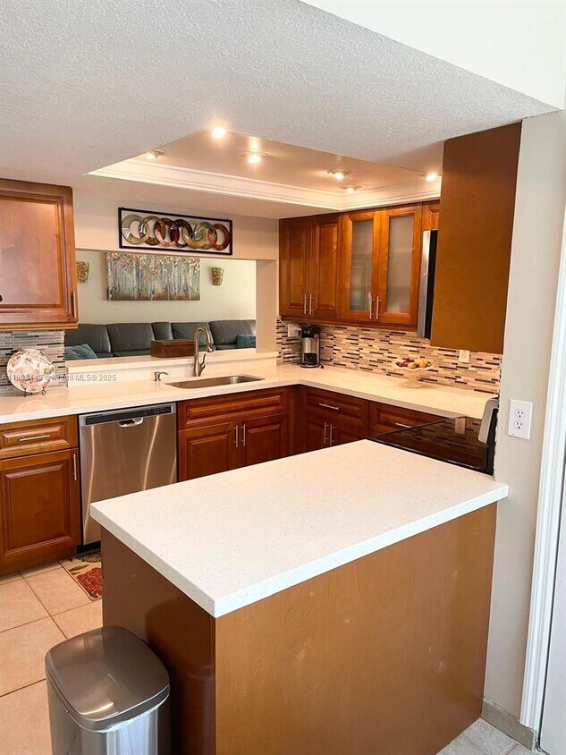 Foto principal - 9520 Seagrape Dr