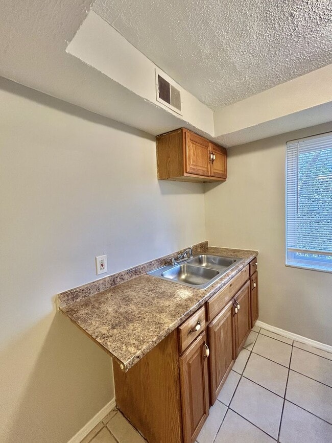 Building Photo - 783 N Fred Shuttlesworth Cir