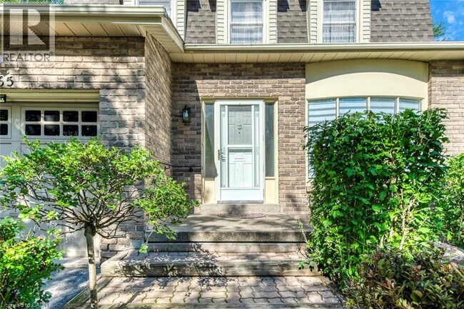 Photo du bâtiment - 3065 Silverthorn Dr