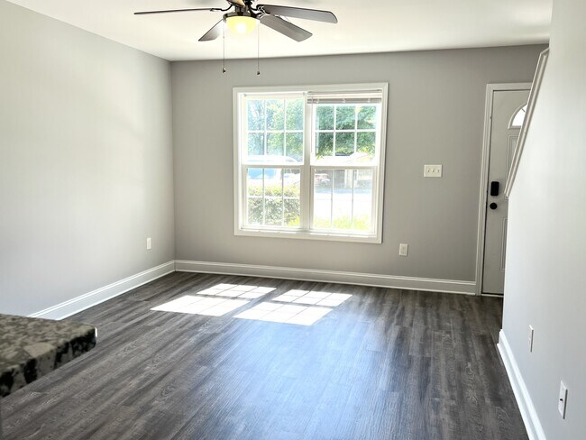 Foto del edificio - 432 Central Dr NW