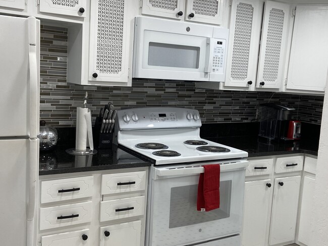 New stove and microwave - 740 Weston Rd