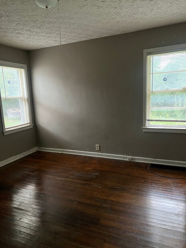 Photo - 1314 Medford Ave Apartment