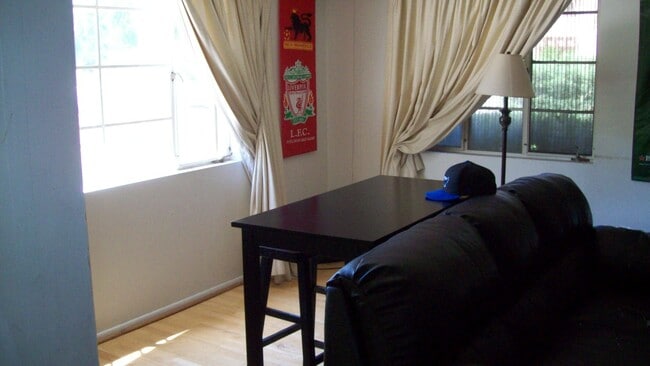 Building Photo - 3 Bed, 2 Bath in Tempe – Available August ...