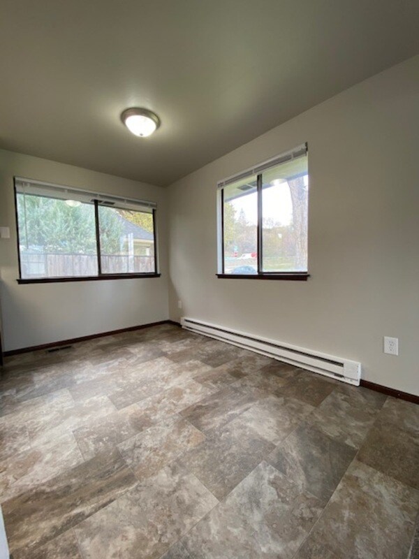 Building Photo - 1519 W Euclid Ave