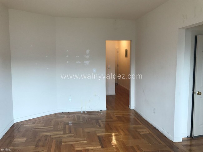 Foto del edificio - 1487 Teller Ave