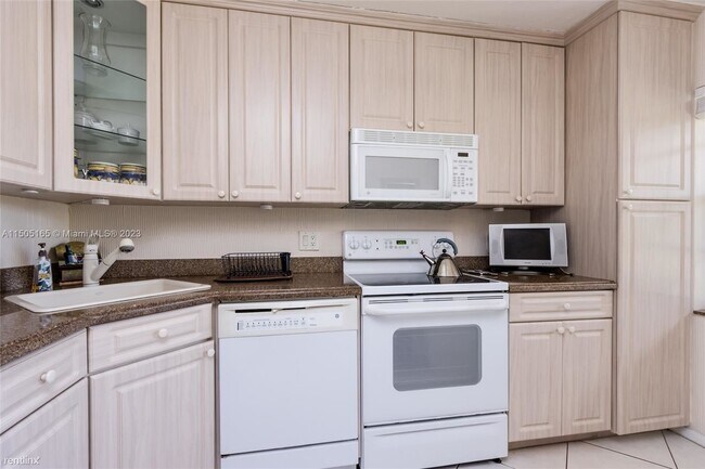 Foto del edificio - 2 br, 2 bath House - 8566 Casa del Lago # H
