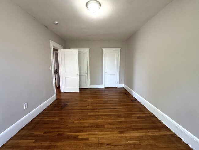 Building Photo - 15 Huss Ct