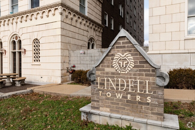 Building Photo - Coronado Place and Towers