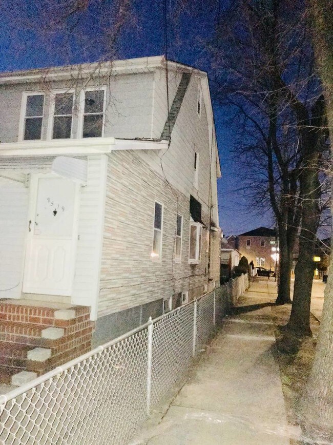 9519 Linden Blvd, Queens, NY 11417 House for Rent in Queens, NY