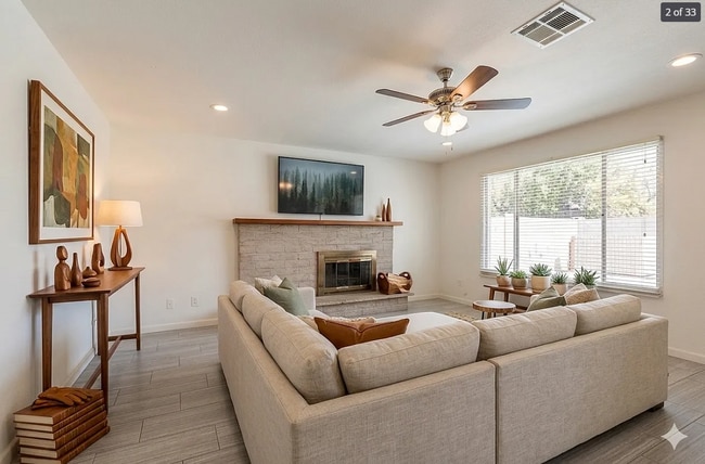 Building Photo - 1262 E Hermosa Dr