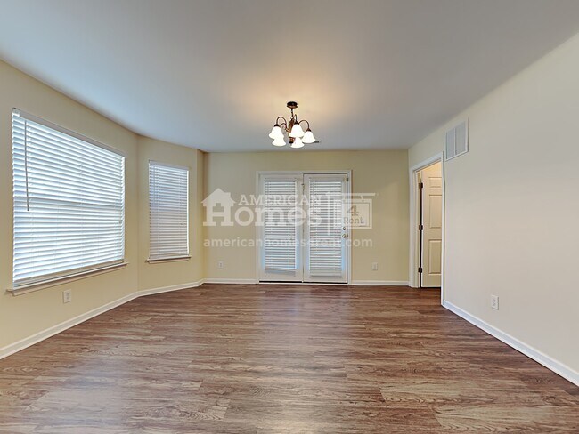 Building Photo - 3005 Quail Oaks Drive