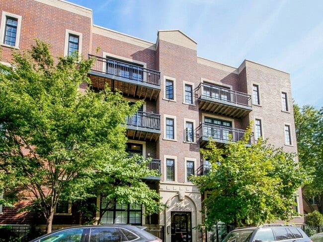 Building Photo - 2501 N Sheffield Ave
