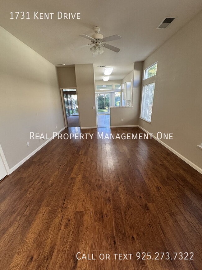 Building Photo - 1731 Kent Dr