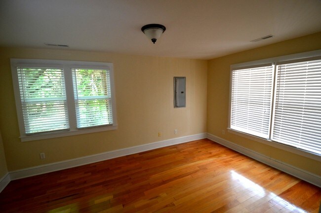 Living Room - 90 Drake St