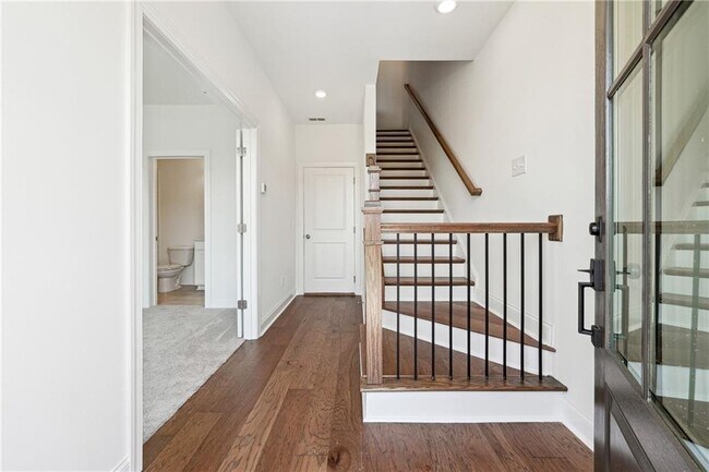 Building Photo - 504 Healy Dr