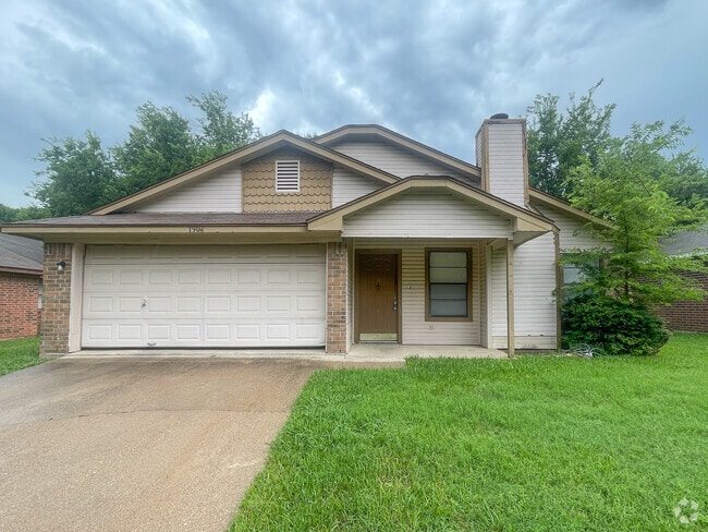 Building Photo - 1904 Ramada Dr