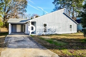 Building Photo - 5720 Twain Dr