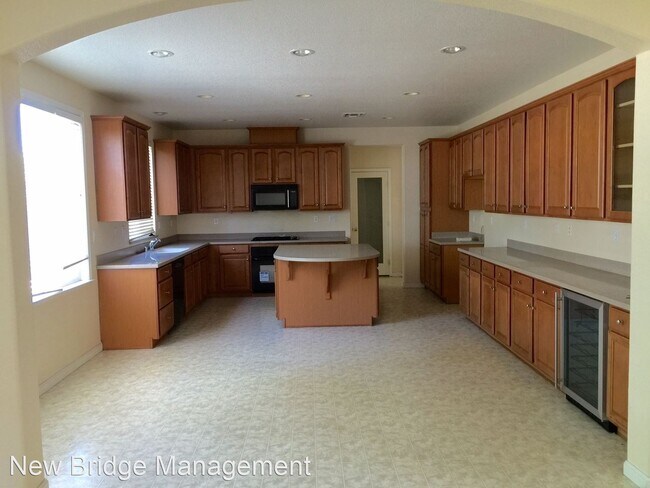Building Photo - 5 br, 3.5 bath House - 234 Angora Street
