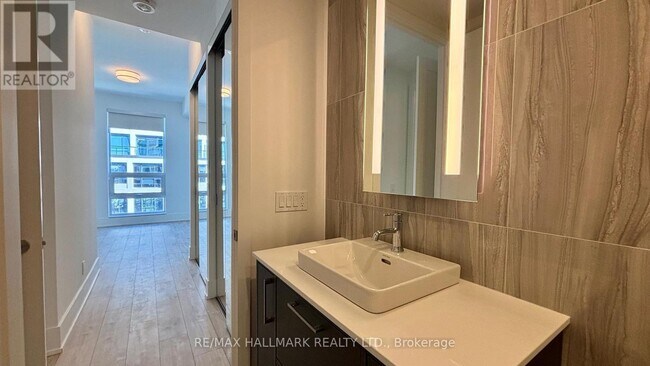 Photo du bâtiment - 115 Denison Ave