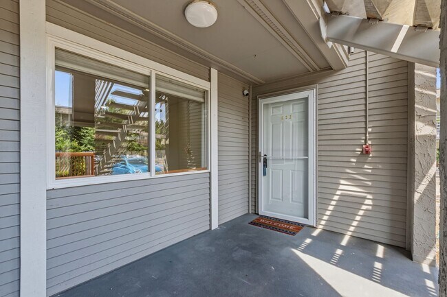 Building Photo - 2bd/1.75ba Redmond Condo