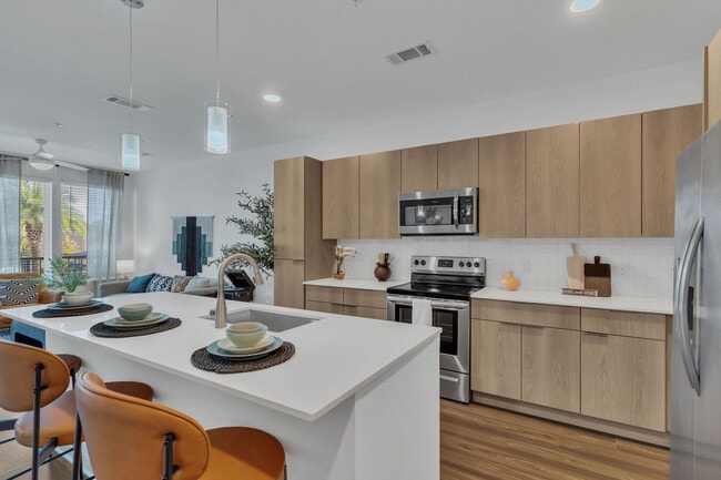 Building Photo - AVERE SOUTHSIDE QUARTER