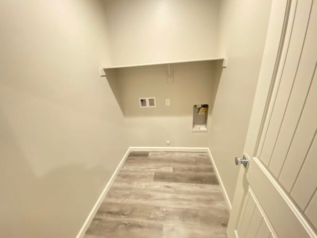 Building Photo - Modern 4-Bedroom Home in Northeast Bakersf...