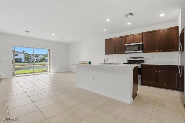 Foto del edificio - 15368 Wildflower Cir