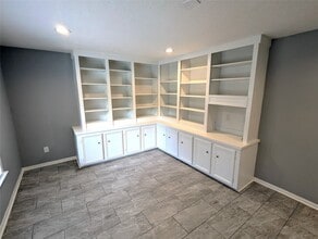 Building Photo - 3111 Deal St