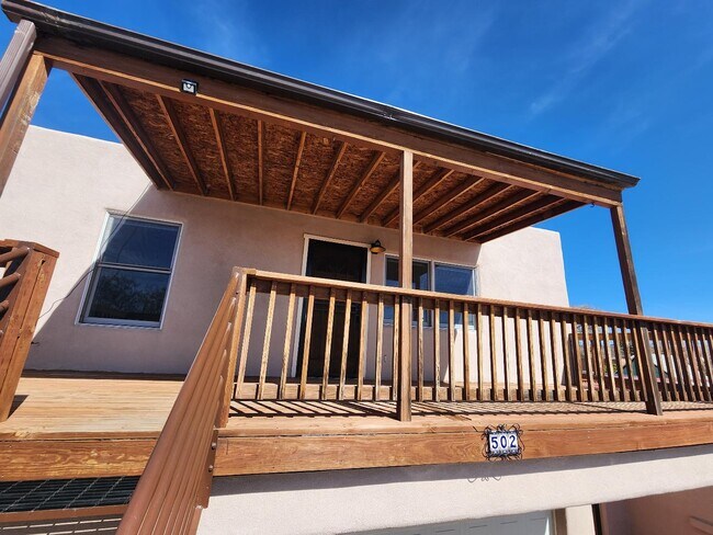 Foto del edificio - 502 Alicia St