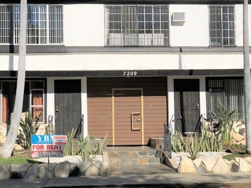 Foto del edificio - 7209 Willoughby Ave