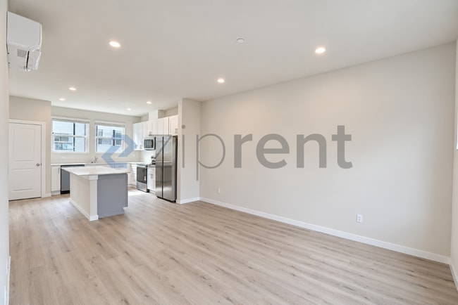 Building Photo - Unit A5