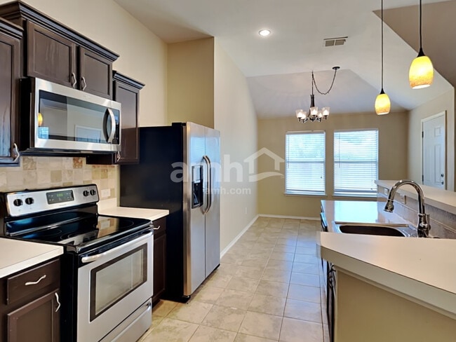 Foto del edificio - 2020 Fairview Dr