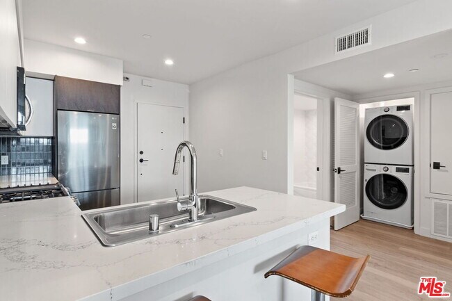Building Photo - 132 Rosemont Ave
