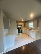 Building Photo - 4918 Balkin St
