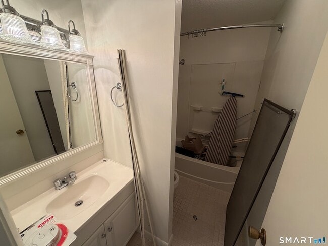 Building Photo - 155 Cottonwood Rd