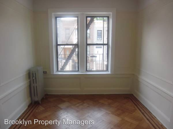 Building Photo - 559 51st St