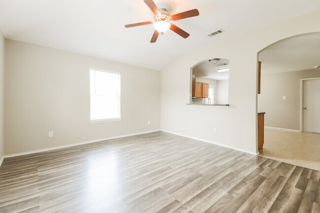 Foto del edificio - 813 Huddleston Ct