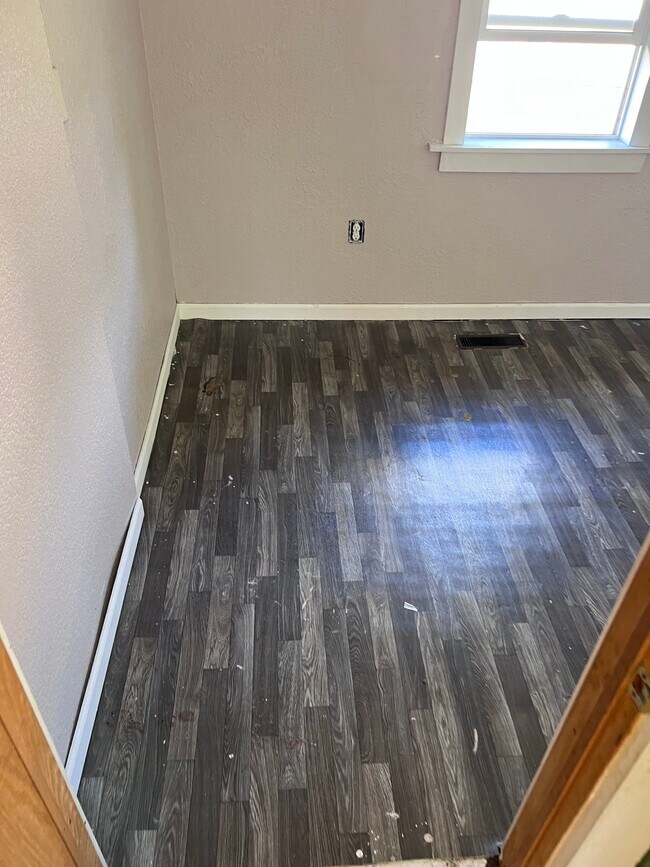Foto del edificio - 1556 N Taylor Ave