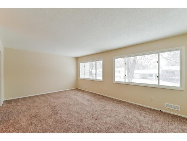 Foto del edificio - 2067 103rd Ave NW