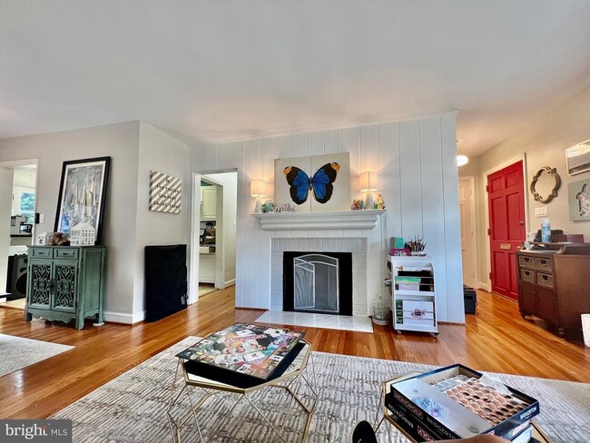 Foto del edificio - 5114 Bradley Blvd