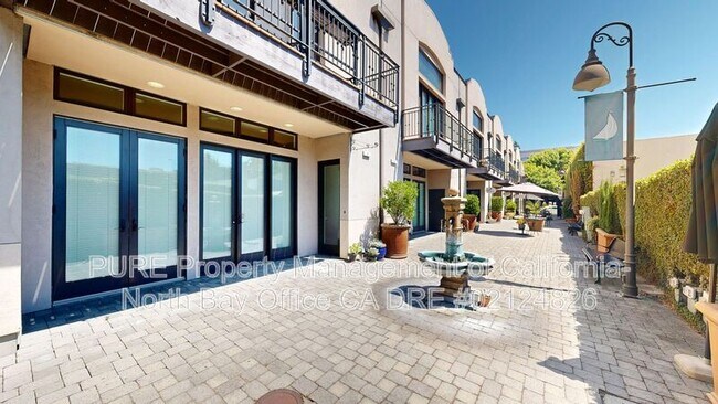 Foto del edificio - 527 Mendocino Ave