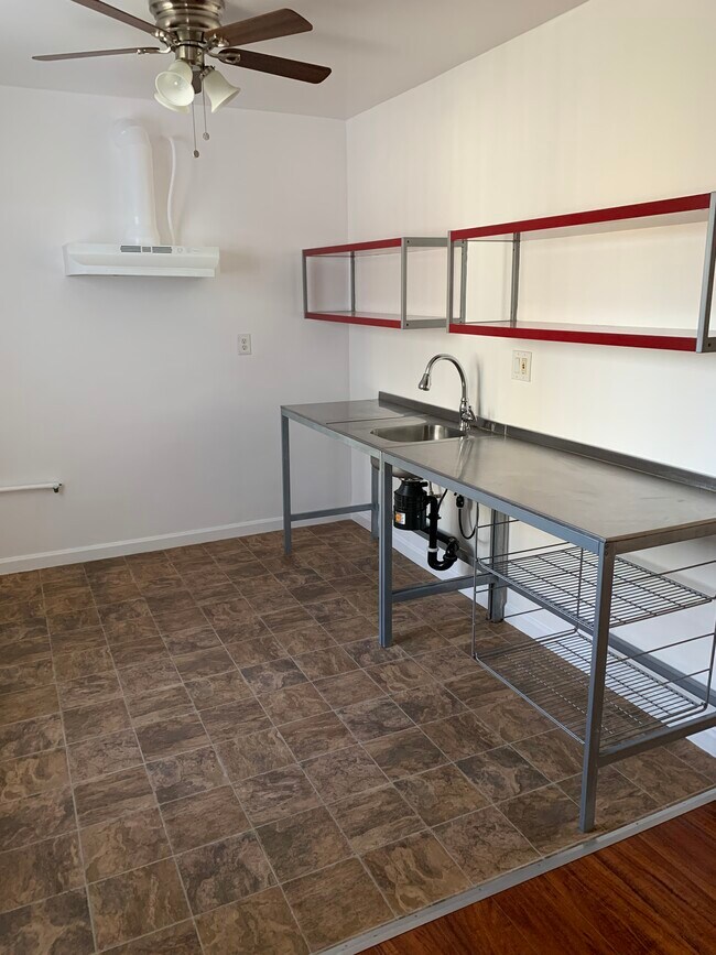 Building Photo - 1140 Wilcox Pl