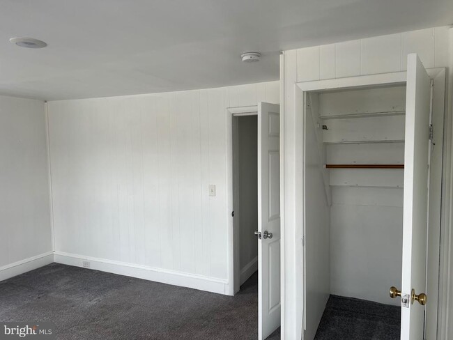 Building Photo - 3552 Lincoln Hwy