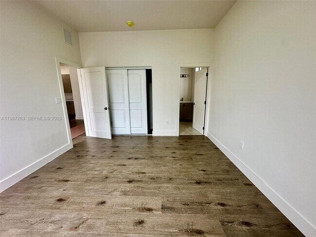 Foto del edificio - 2399 NW 105th St