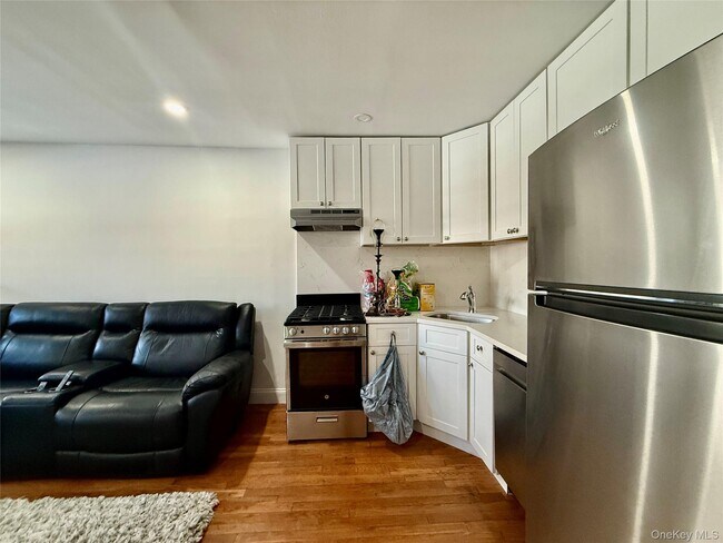 Foto del edificio - 765 Shore Rd